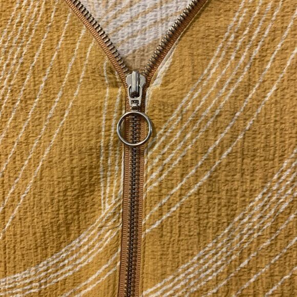 JM Collection Women’s Printed Saffron Gold Zip Front Top Size 1X - Picture 3 of 7